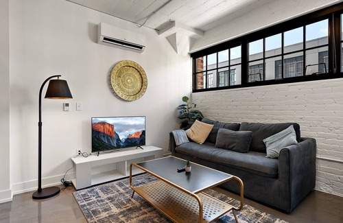 Warehouse District Apartamento | CozySuites NLG - Modern studio condo #19