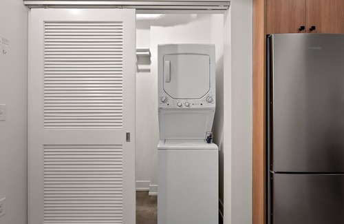 Warehouse District Apartamento | CozySuites NLG - Modern 1BR condo #05