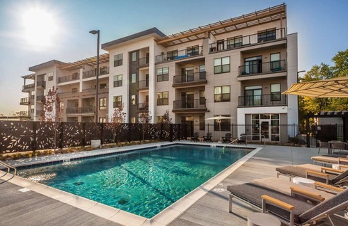 Indianapolis Apartamento | CozySuites Nora 3BR near Fashion Mall
