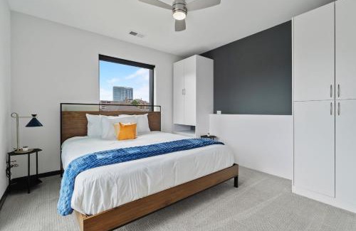 Lockerbie Square Apartamento | CozySuites on Mass with garage parking #10