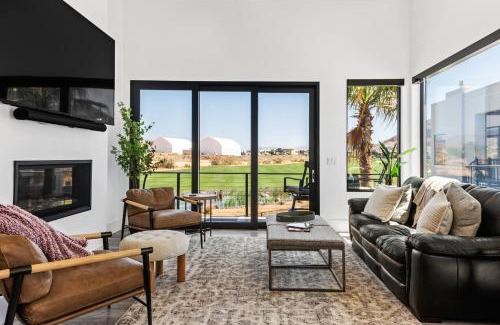 Hurricane Casa | CR 1582 - Luxurious Golf Haven - Pool & Spa - Stunning View