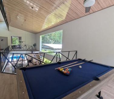Cahuita Casa | CR Caribbean Blue House - Modern style 100 WiFi