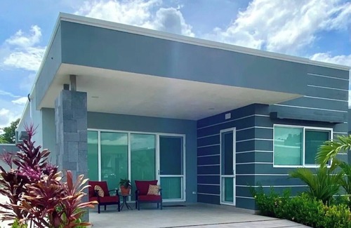 Tambor Casa | Coco Cabana! Saltwater Pool + 1min Walk to Beach