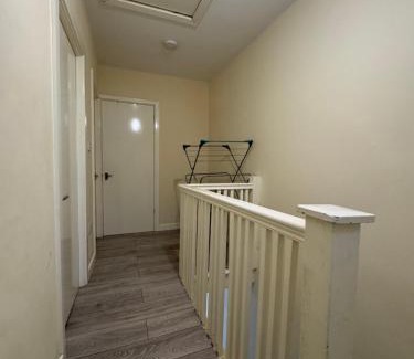 Broad Green Apartamento | CR0 Midhurst Serviced Accommodation