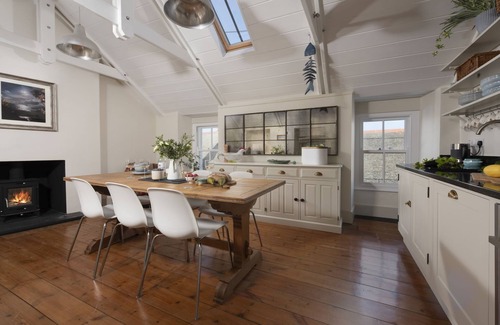 Mousehole Cabaña | Crab Cottage - a cottage that sleeps 2 guests in 1 bedroom