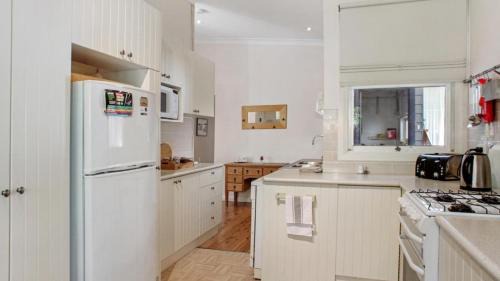 Wentworth Falls Casa | Crabapple Southside Mountain Cottage Pet Friendly