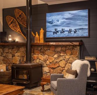 Thredbo Casa | Crackenback Castle free standing chalet with fire place