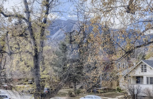 Lower Chautauqua Casa | ***Craftsman-Era House on Uni Hill, steps from campus & Chautauqua***