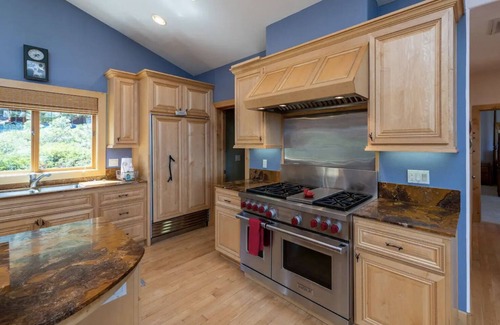 South Shore Cabina | Craftsman's Lakeview paradise in Lake Tahoe -- 4 Bedrooms Luxury Home
