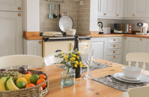 Embsay Cabaña | CRAG VIEW COTTAGE, pet friendly, character holiday cottage in Embsay