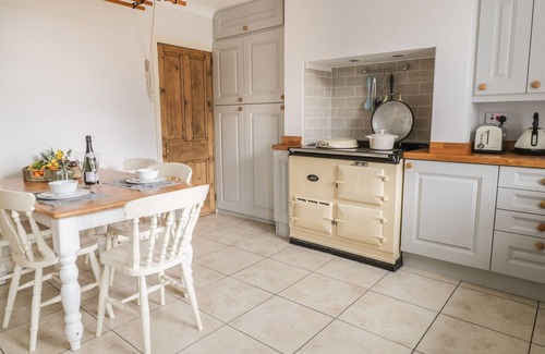 Embsay Cabaña | CRAG VIEW COTTAGE, pet friendly, character holiday cottage in Embsay