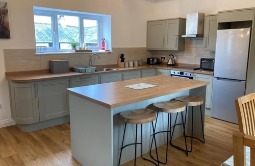 Penrith Cabaña | Cragside Cottage - a cottage that sleeps 7 guests in 4 bedrooms