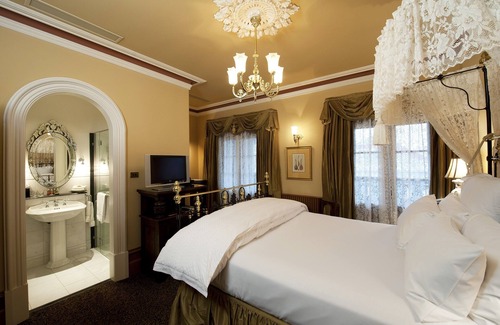 Ballarat Hotel | Craig's Royal Hotel