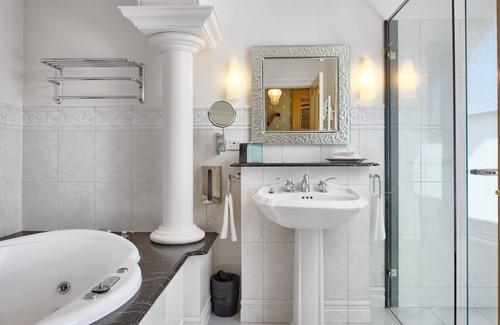 Ballarat Hotel | Craig's Royal Hotel