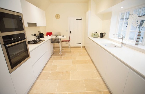 Bourton-on-the-Water Cabaña | Craigmoor Cottage, enchanting, tranquil & central in Bourton-on-the-Water