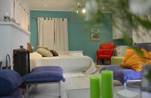 Alona Casa | Crambero Suites
