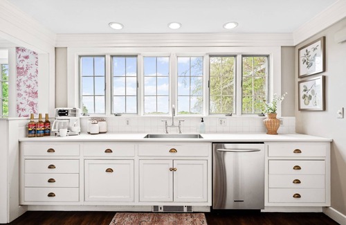 Gloucester Casa | Cranberry Hill l 9 BR 22 Acre Estate l Sleeps 24
