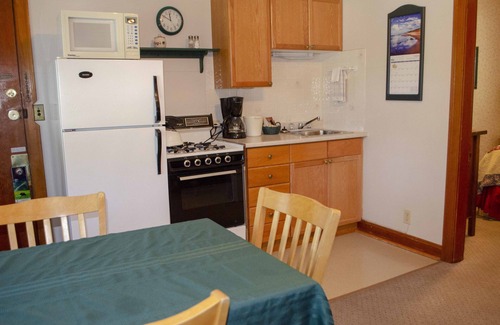 Waterton Park Cabina | Crandell Mountain Lodge