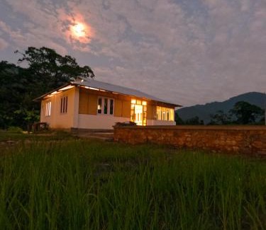 Bomdila Complejo | Cranes Nest by Taleries Stays