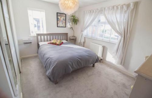 Seaford Casa | Cranford House By Air Premier