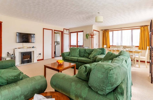 Scratby Casa | Cransley | Seaside Holiday Home | Minutes from the beach!