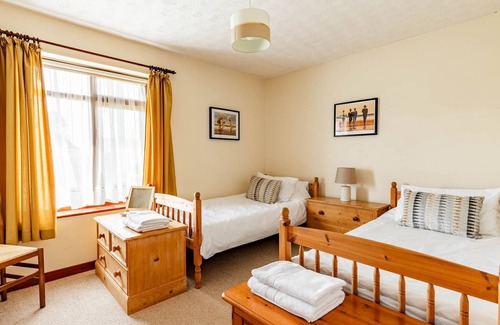 Scratby Casa | Cransley | Seaside Holiday Home | Minutes from the beach!