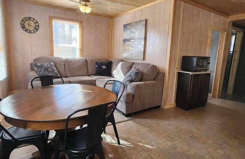 Fremont Cabina | Crappie Cabin - Waterfront resort on Fremont Wolf River