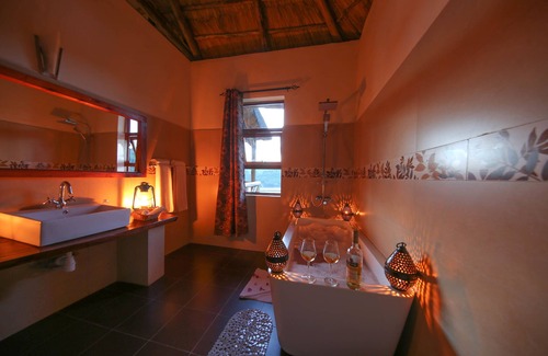 Fort Portal Cabina | Crater Safari Lodge