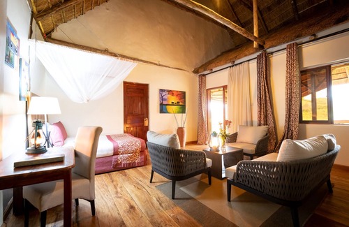 Fort Portal Cabina | Crater Safari Lodge