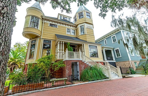 Historic Downtown Savannah Casa | El juez endurece la mansión victoriana de 7600 SF