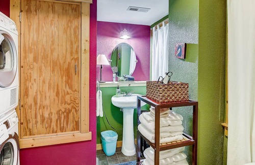 Swannanoa Cabina | Creative & Sophisticated Retreat Between Asheville and Black Mountain