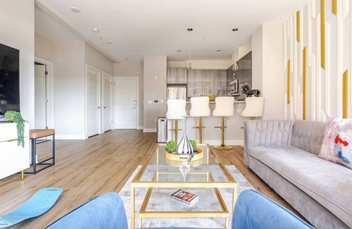 Bayonne Apartamento | Creator's Den - 10 Mins NYC/ EWR @ The Helix Luxury Apartments