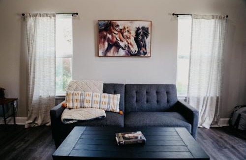 New Braunfels Casa | Creed's Cottage at Four Oaks