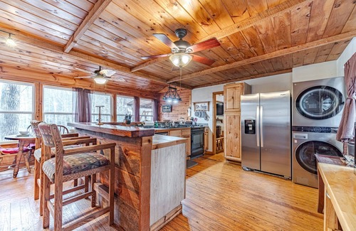 Helen Cabina | Creek & Garden Cottage | 1BR 2BA | Sauna de cedro | Tina caliente | Pesca de trucha