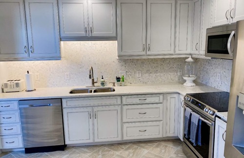 Ogden Casa | Creek Haven Hideaway! 5-acre creekside yard, mins to the beach with gameroom