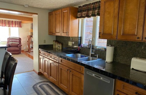 Confluence Cabaña | Creek Haven · Stunning Creekside Cottage w/ Hot Tub Minutes to Yough Lake, Ohiopyle