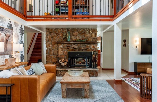 Durango Casa | Creek-Hot Tub-View-Pets-10min DT
