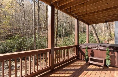 Sapphire Casa | Creek House
