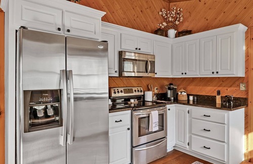 Marrowbone Cabina | 15 min to downtown Nashville, Luxury Cabin Retreat, Great Summer Rates