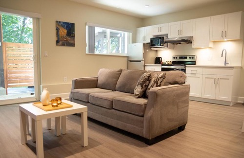 Burnaby Apartamento | Creek Side 2-Bedroom Guest Suite
