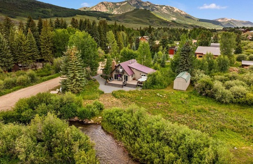 Crested Butte Casa | Creek Side Getaway