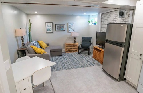 Thunder Bay Casa | Creekside 2BR Bsmnt Suite w/ 3 Queen Beds, close to hiking trails