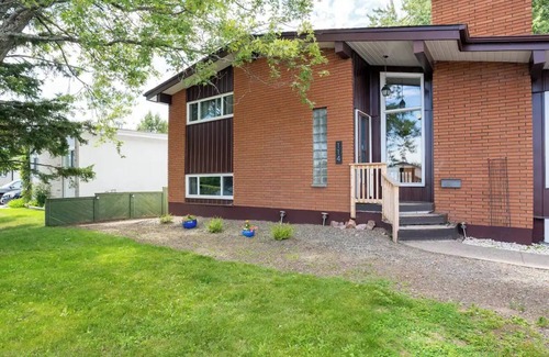 Thunder Bay Casa | Creekside 2BR Bsmnt Suite w/ 3 Queen Beds, close to hiking trails