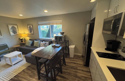 Northgate Apartamento | Creekside 2BR w/ Large Patio in Walkable Neighborhood near Public Transit