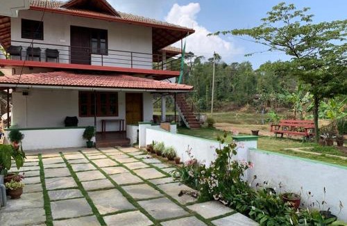 Madikeri Casa | Creekside Cabin