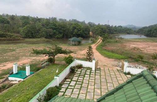 Madikeri Casa | Creekside Cabin