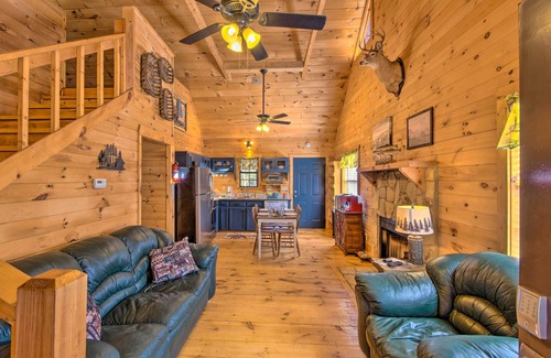 Foxfire Estates Cabina | Creekside Cabin in the Blue Ridge Mountains!