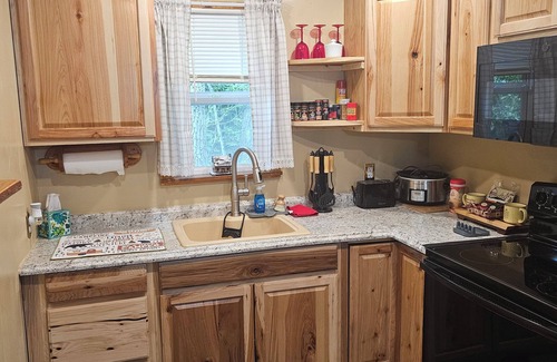 Jefferson Township Cabina | Creekside Cabin @ Kooser State Park in the Laurel Highlands of Pennsylvania