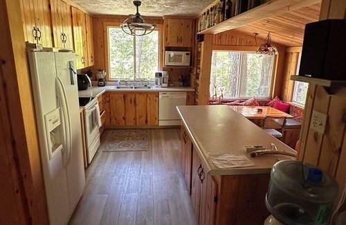 Deadwood Cabina | ¡Felicidad Creekside!
