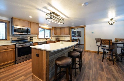 Coeur d'Alene Casa | Creekside Cabin - Quiet Cabin 23 Minutes from Town